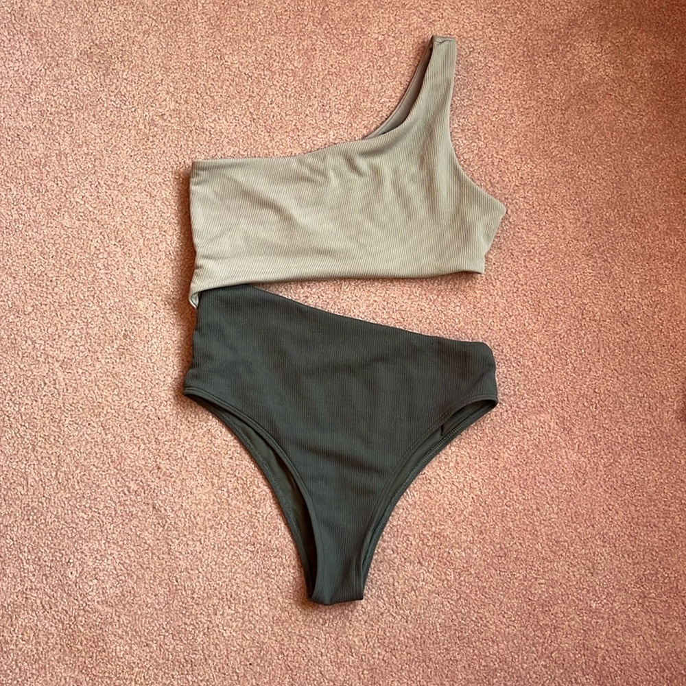 Gray Two Toned One Piece Swimsuit SHEIN Size Large - Picture 1 of 6